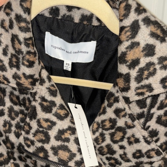 Cupcakes & cashmere Leopard Jacket - Picture 4 of 4